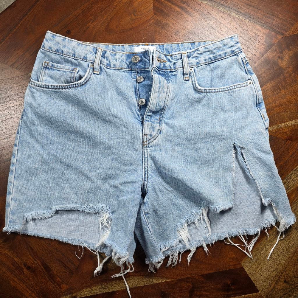 Women's Forever 21 Distressed Cut-off Light Wash Jean Shorts Size 30